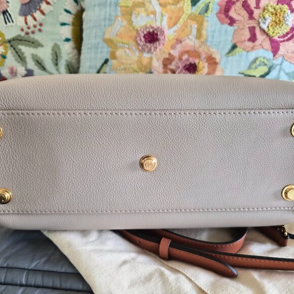 Brand New Never Used! Louis Vuitton On my Side MM - Picture 5 of 10